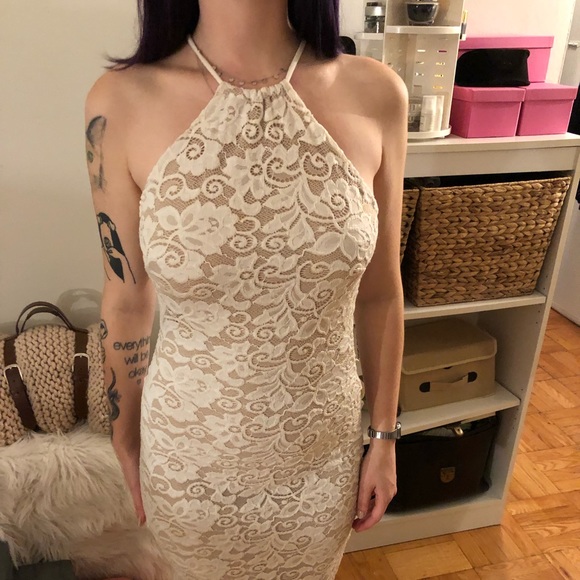 Beautiful Marciano lace dress - Picture 1 of 3